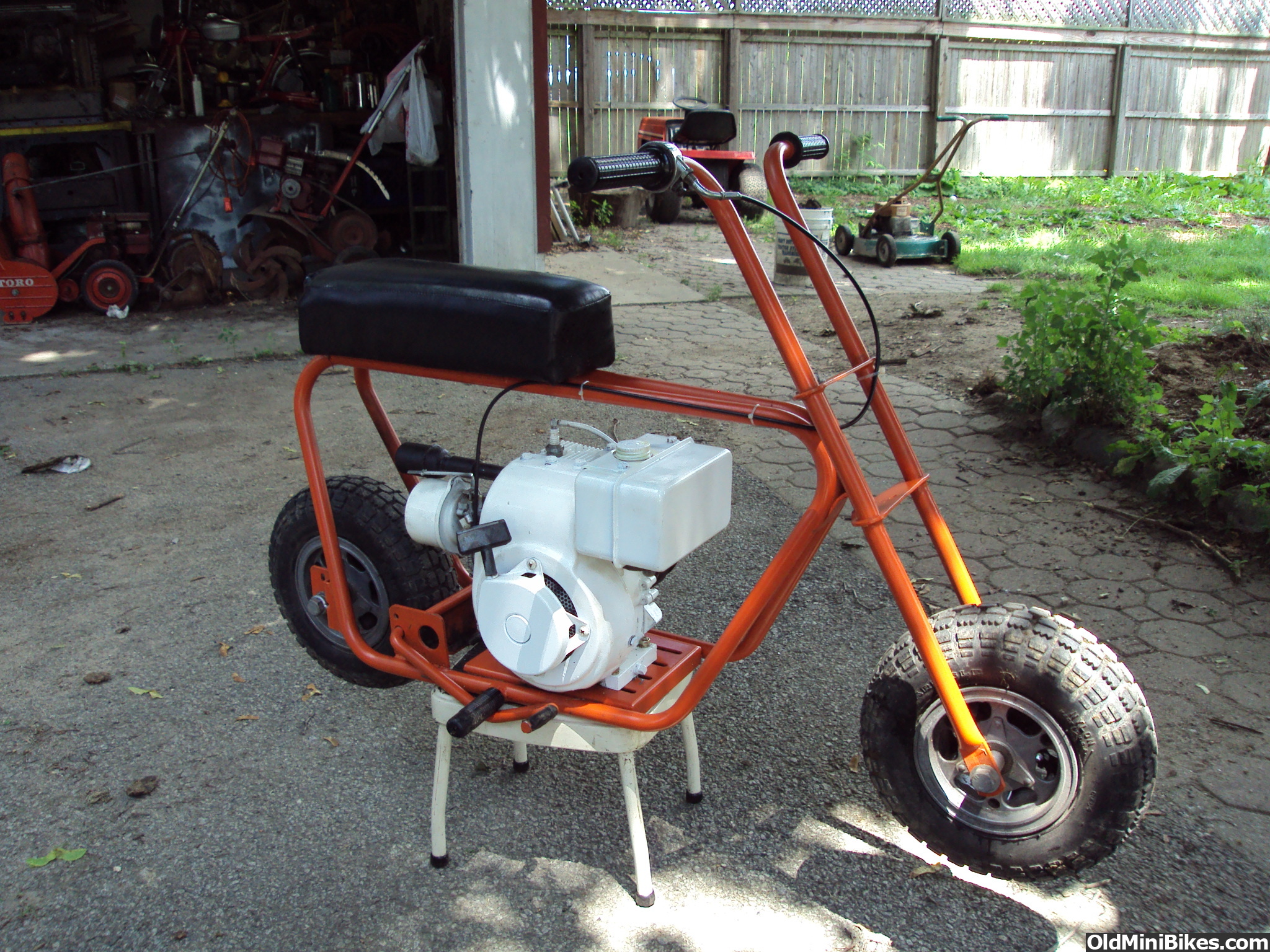 http://www.oldminibikes.com/forum/photopost/data/1738/001231.JPG