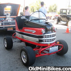 bumper_car_black_and_red