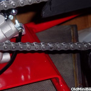 chain with incomplete pin insertion