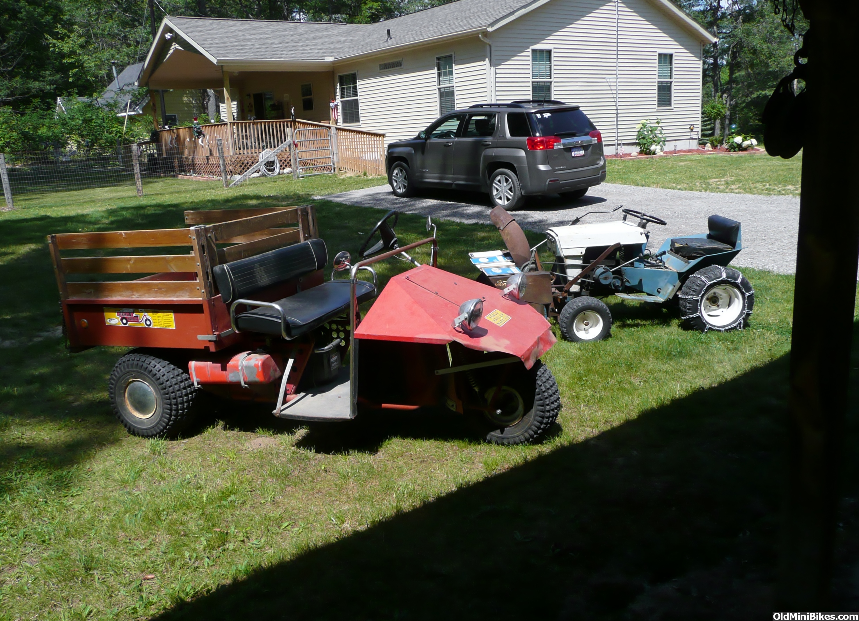 Heald Hauler & Ford 100 garden Tractor | OldMiniBikes.com